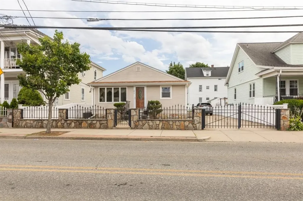 275 Columbus Avenue Pawtucket RI 02861