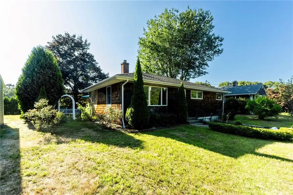 17 Plateau Road Westerly RI 02891