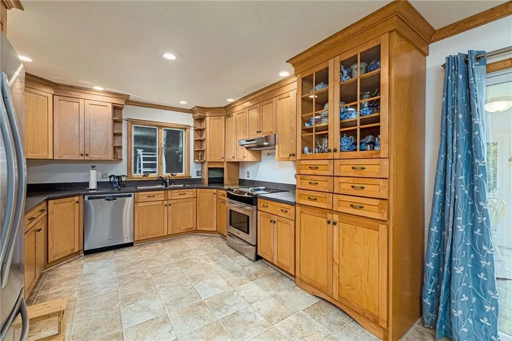 17 Plateau Road Westerly RI 02891