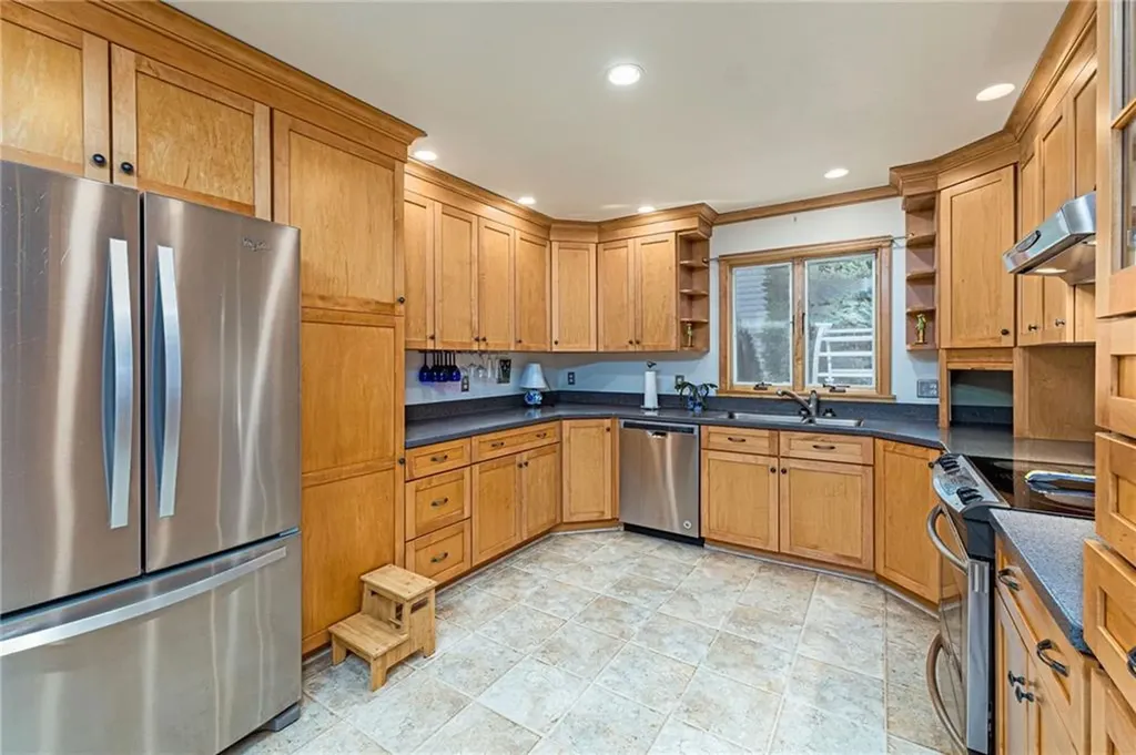 17 Plateau Road Westerly RI 02891