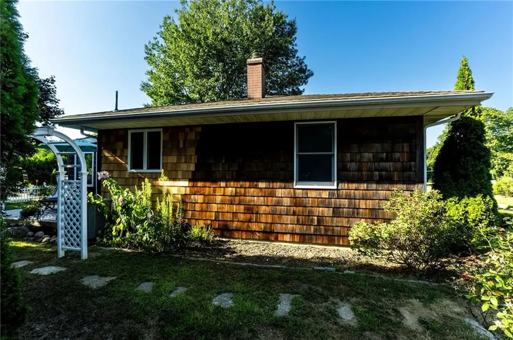 17 Plateau Road Westerly RI 02891