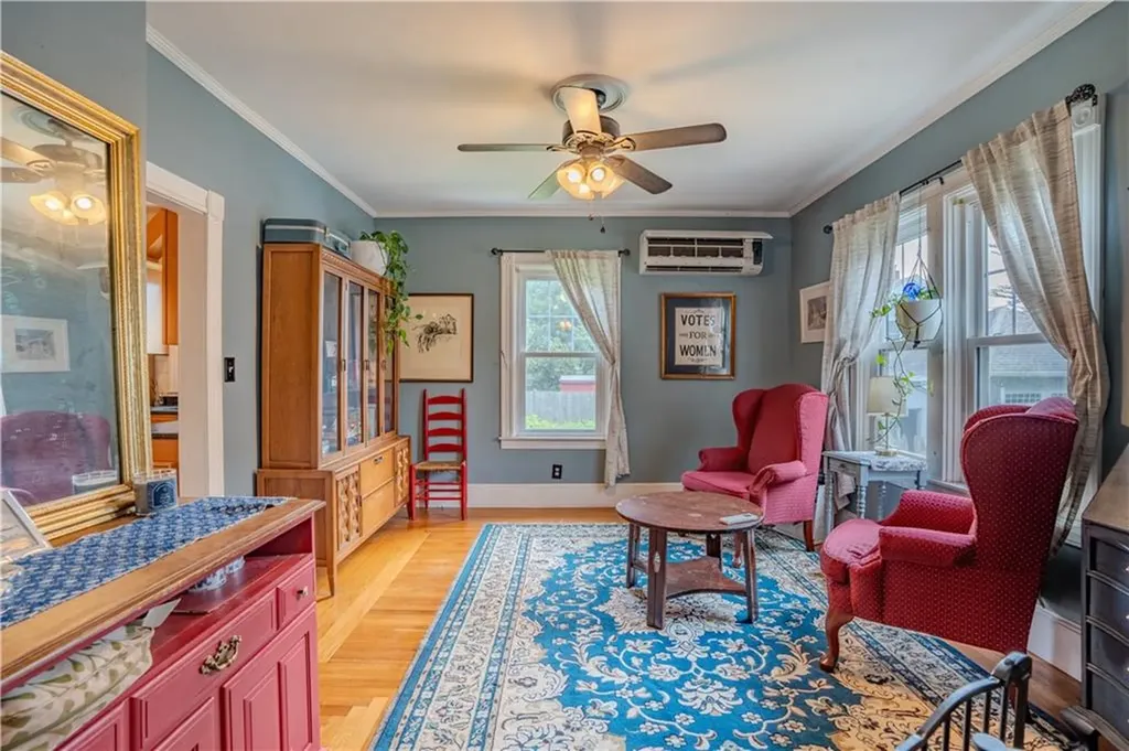 48 Central Street Warwick RI 02886