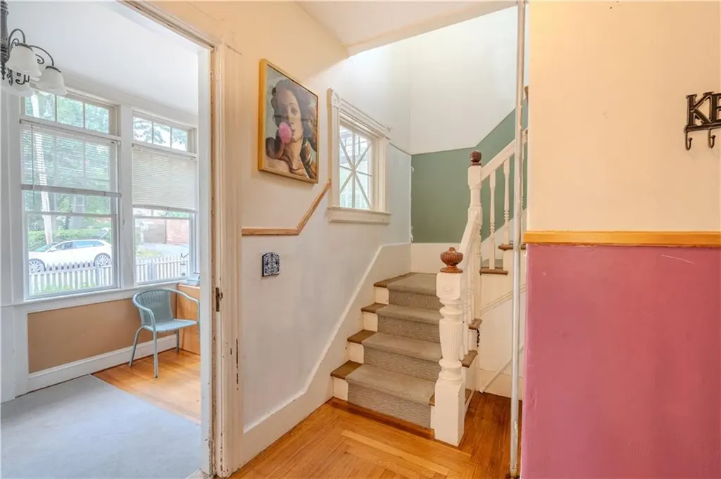 48 Central Street Warwick RI 02886