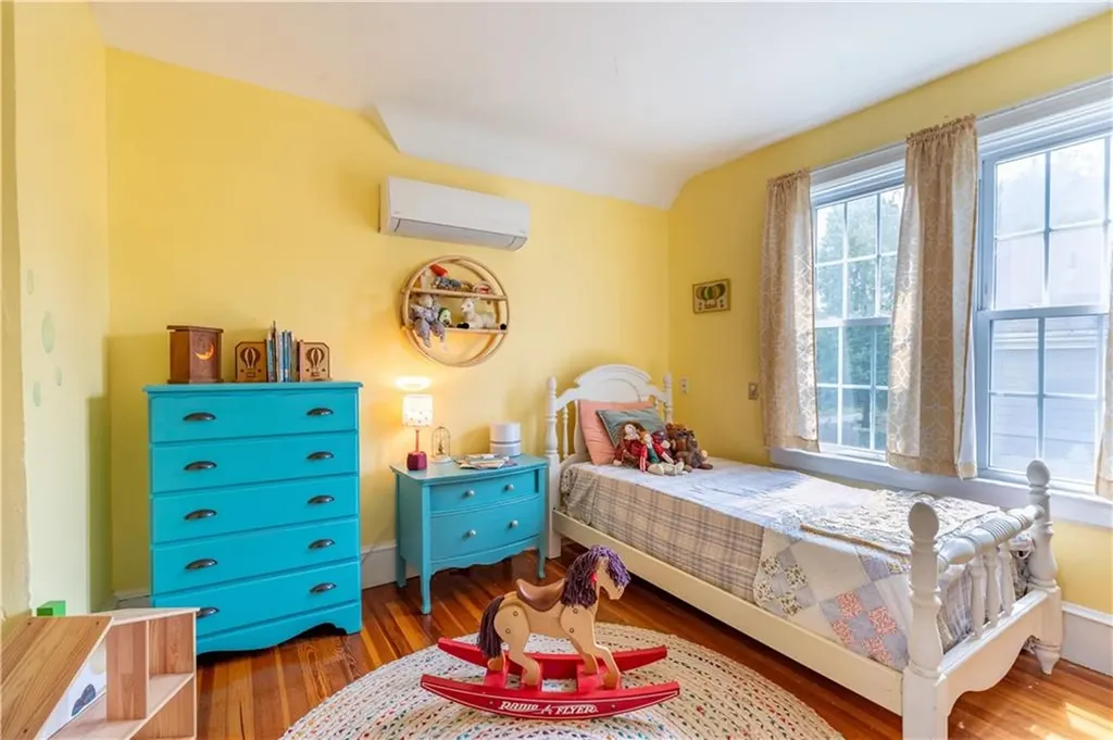 48 Central Street Warwick RI 02886