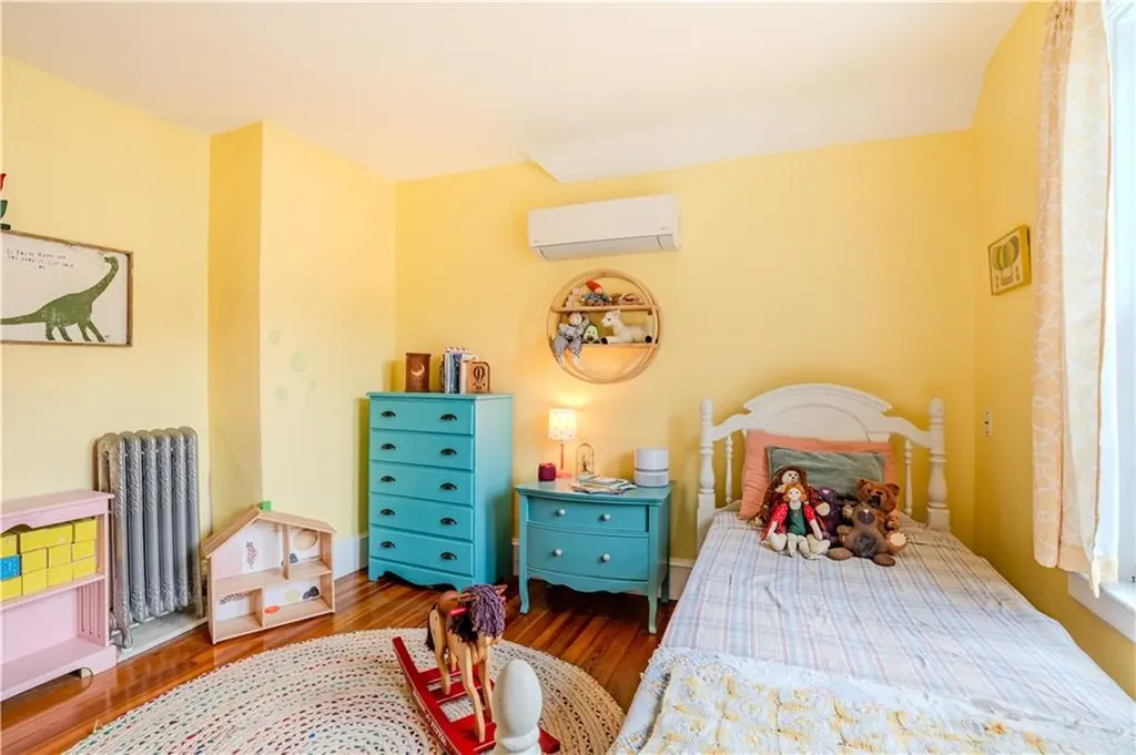 48 Central Street Warwick RI 02886