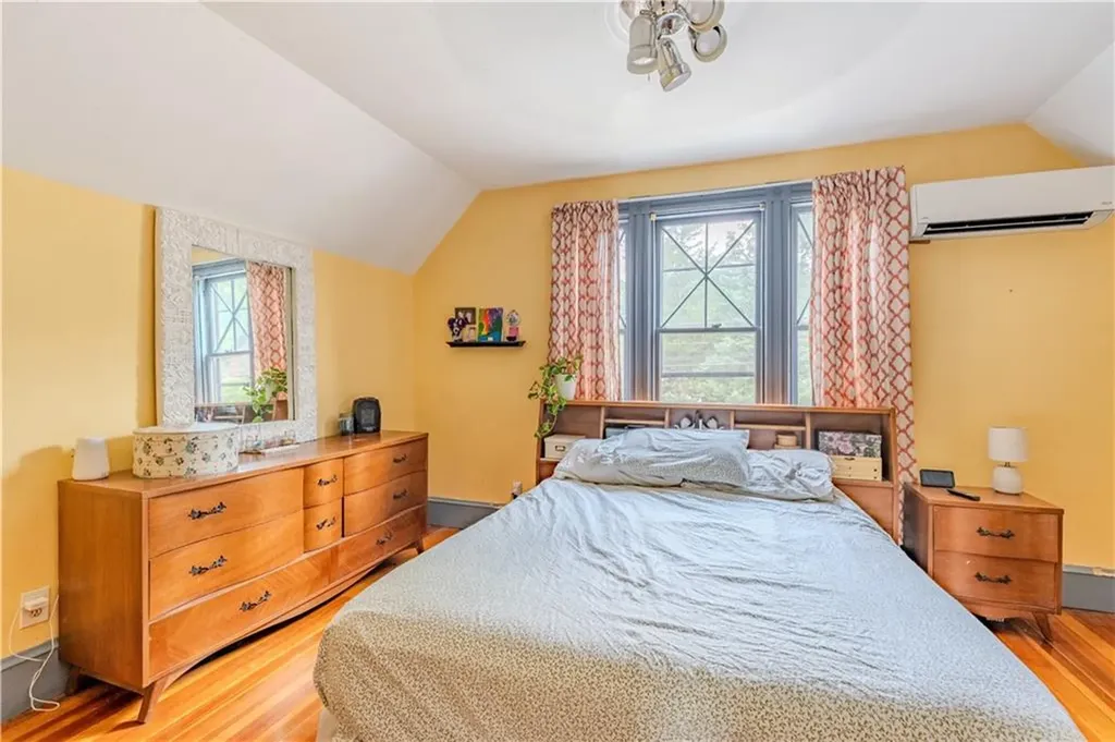 48 Central Street Warwick RI 02886