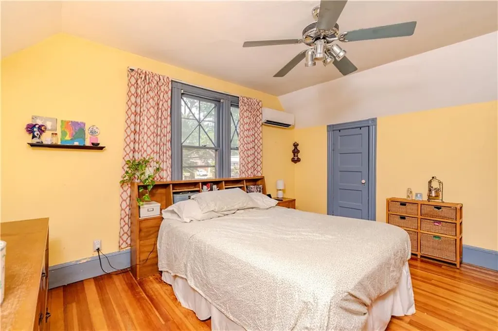 48 Central Street Warwick RI 02886