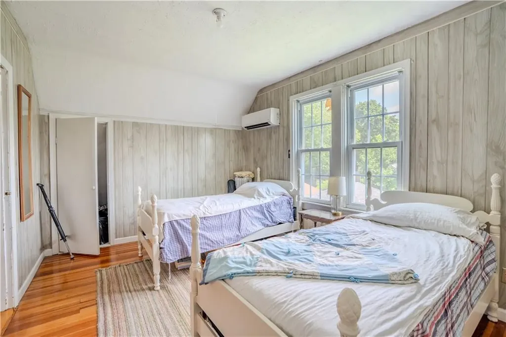 48 Central Street Warwick RI 02886