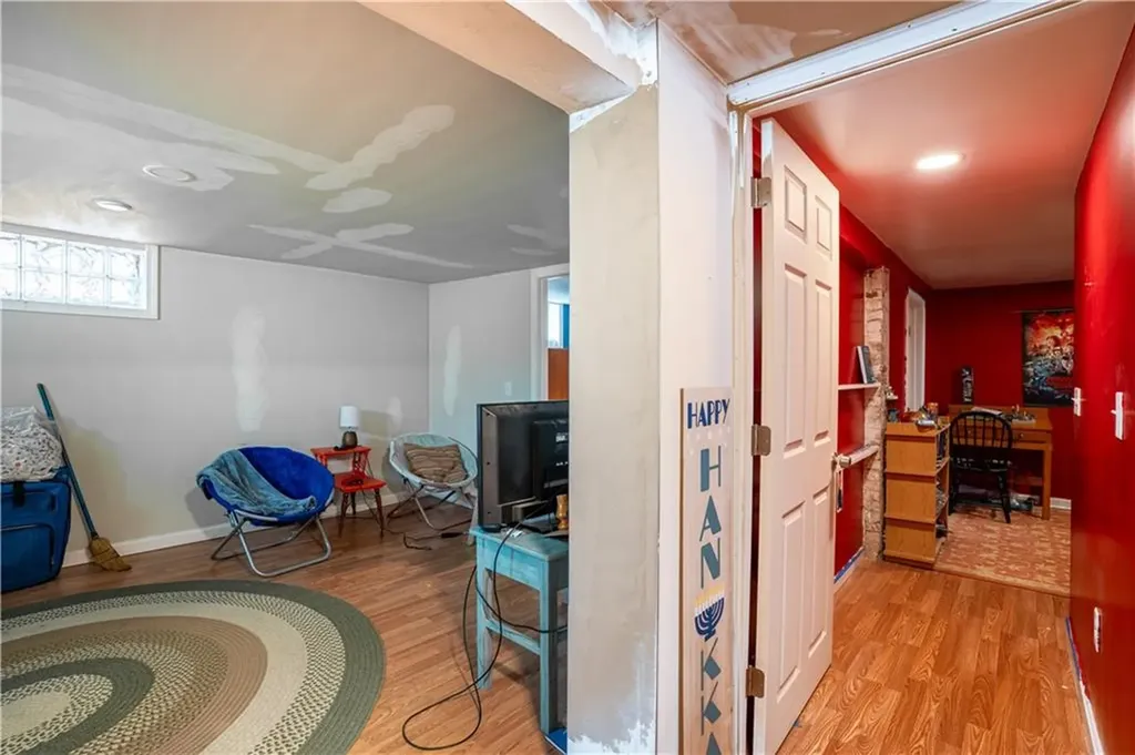 48 Central Street Warwick RI 02886