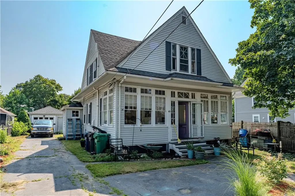 48 Central Street Warwick RI 02886