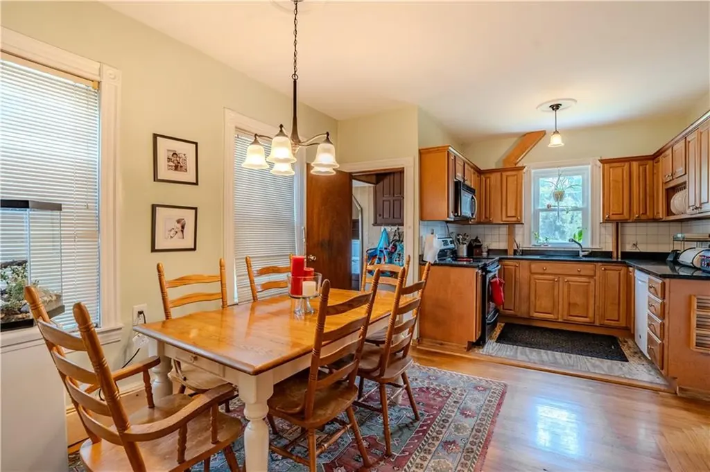 48 Central Street Warwick RI 02886