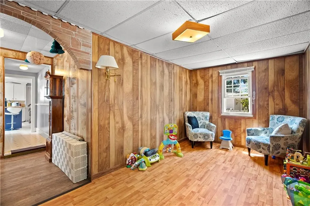 127 Gladstone Street Cranston RI 02920