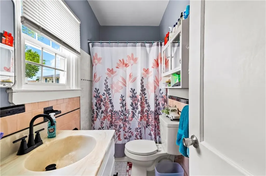 127 Gladstone Street Cranston RI 02920