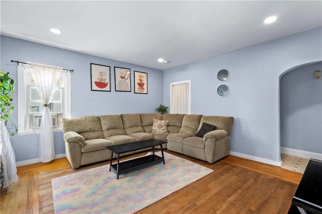 127 Gladstone Street Cranston RI 02920