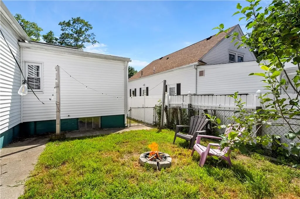 127 Gladstone Street Cranston RI 02920