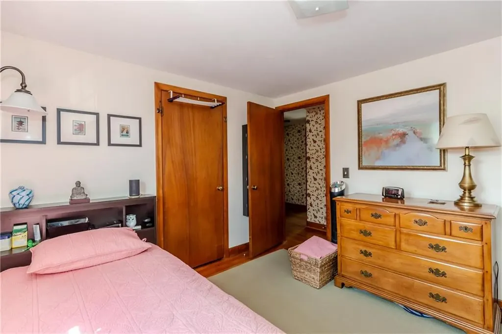 19 Longue Vue Avenue North Providence RI 02904