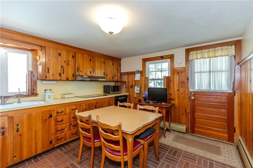19 Longue Vue Avenue North Providence RI 02904