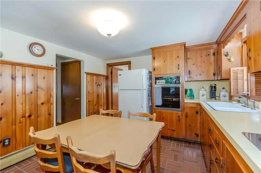 19 Longue Vue Avenue North Providence RI 02904