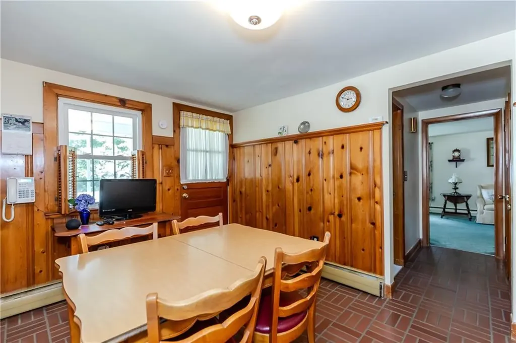 19 Longue Vue Avenue North Providence RI 02904