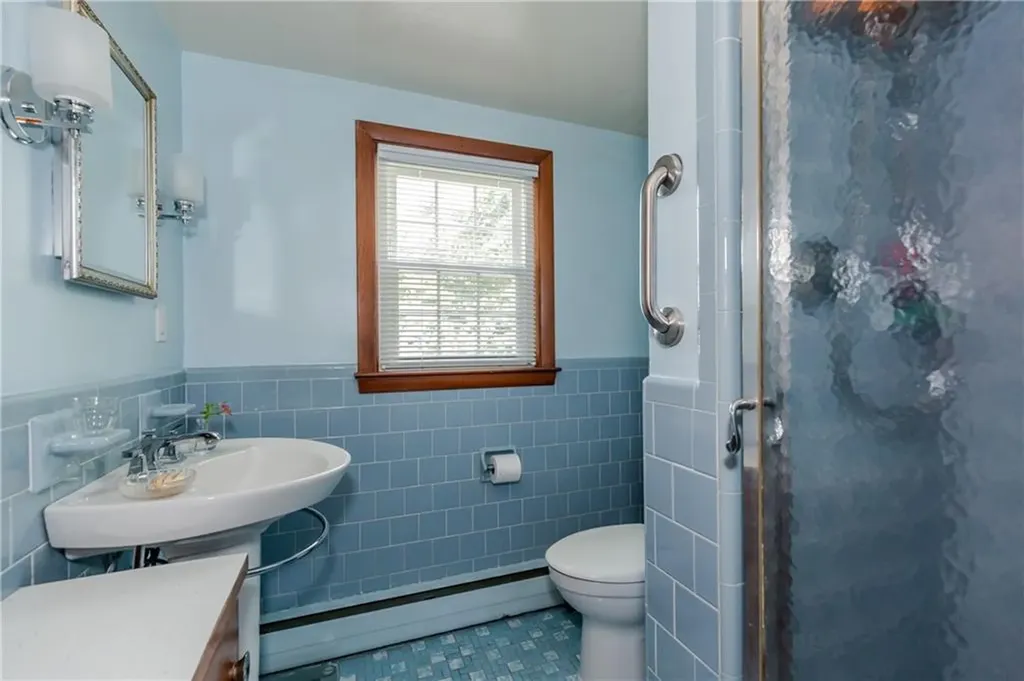 19 Longue Vue Avenue North Providence RI 02904
