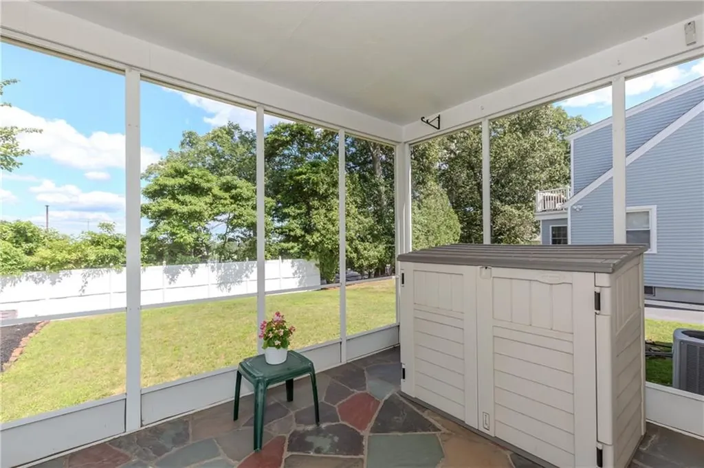 19 Longue Vue Avenue North Providence RI 02904