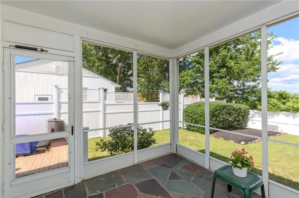 19 Longue Vue Avenue North Providence RI 02904