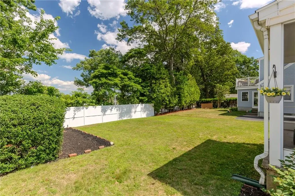 19 Longue Vue Avenue North Providence RI 02904