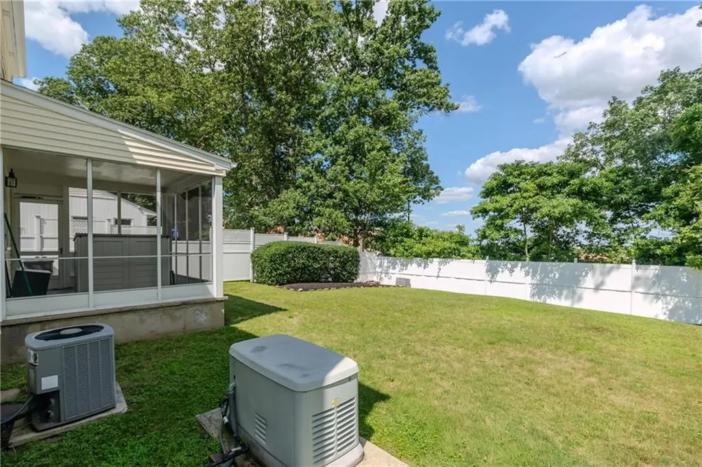 19 Longue Vue Avenue North Providence RI 02904