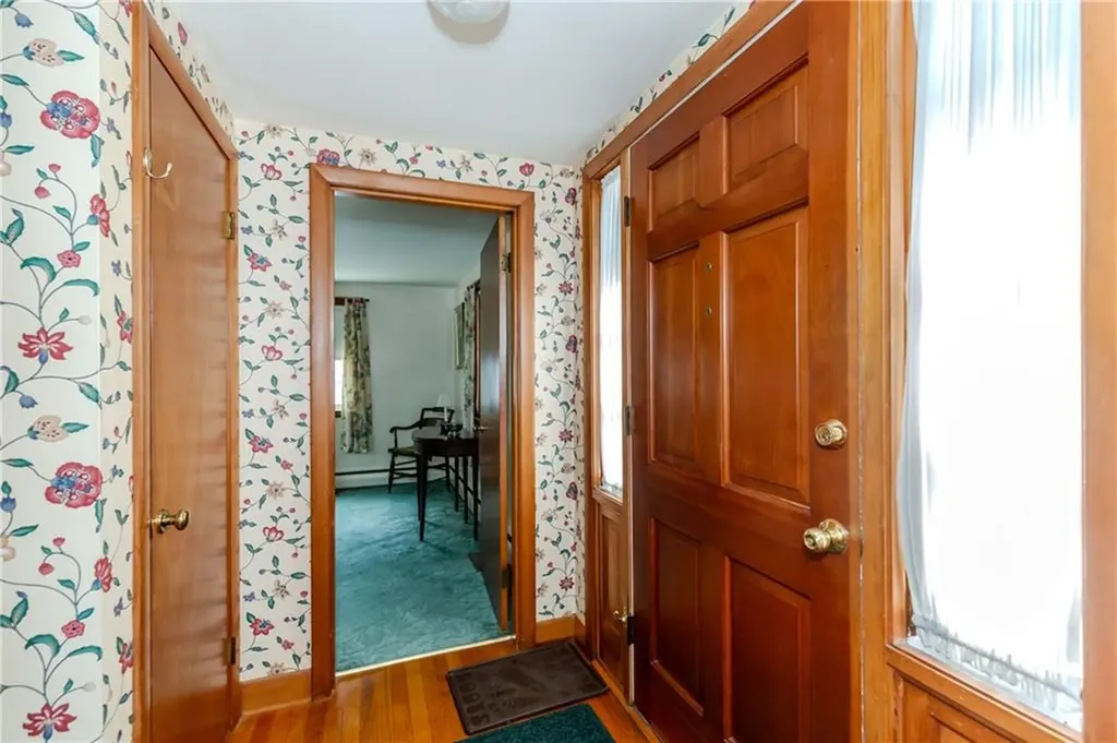 19 Longue Vue Avenue North Providence RI 02904