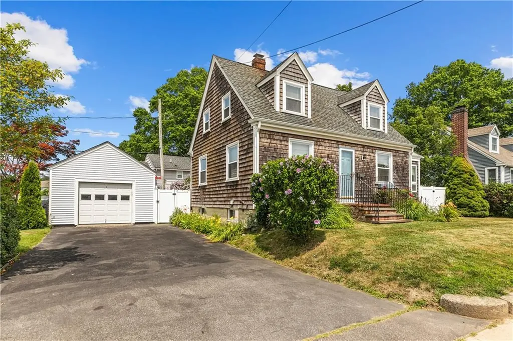 53 Admiral Kalbfus Road Newport RI 02840