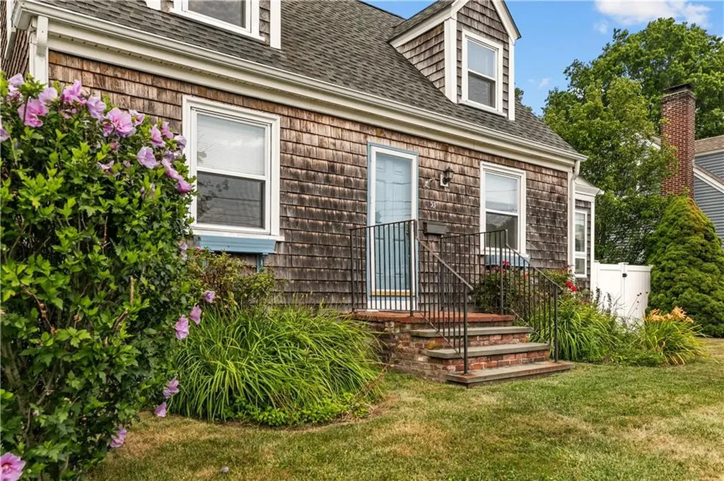 53 Admiral Kalbfus Road Newport RI 02840