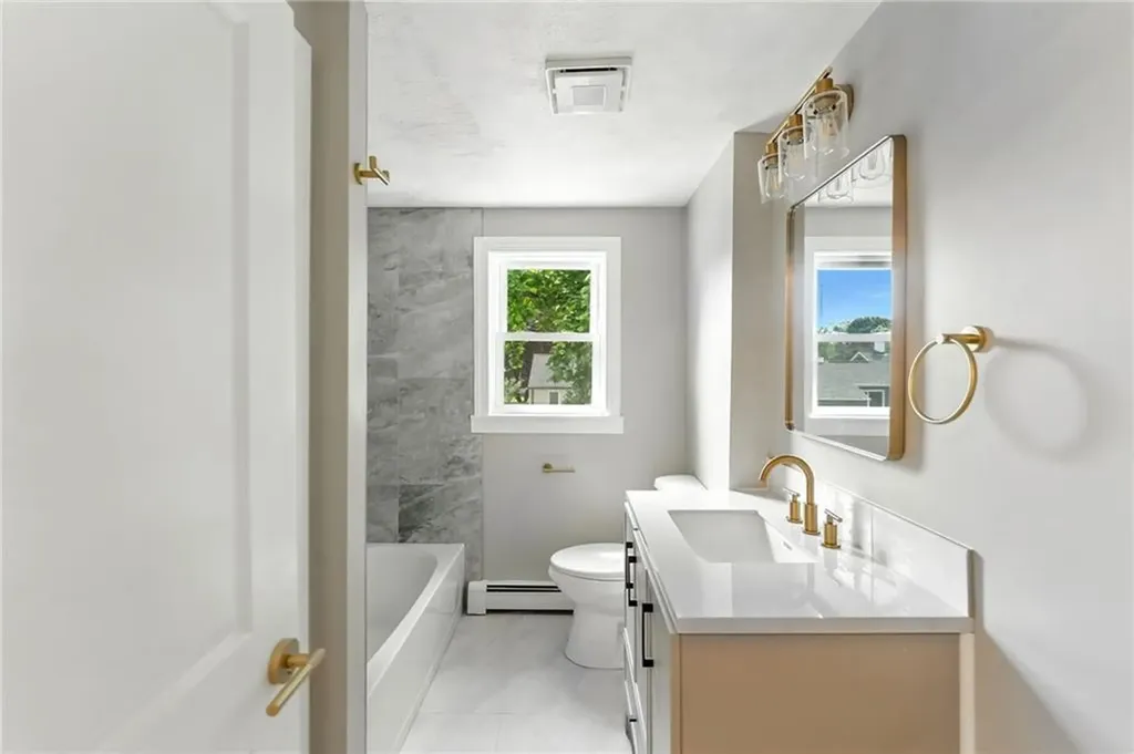 73 Ormsby Avenue Warwick RI 02886
