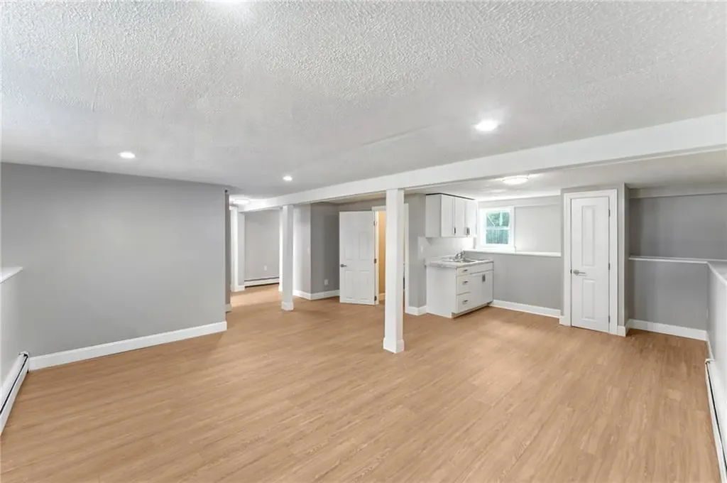 73 Ormsby Avenue Warwick RI 02886