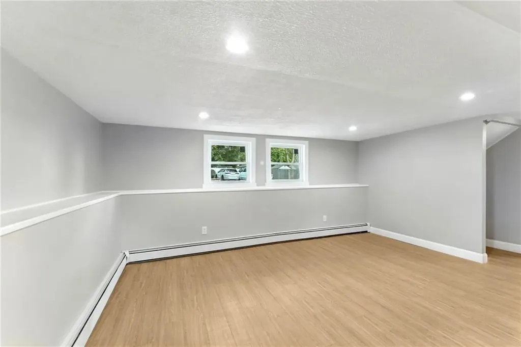 73 Ormsby Avenue Warwick RI 02886