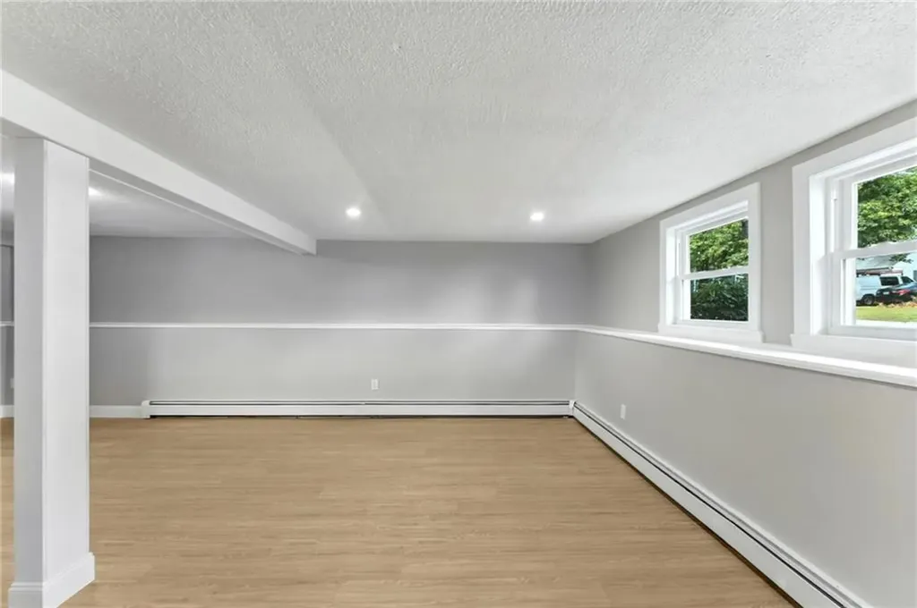73 Ormsby Avenue Warwick RI 02886
