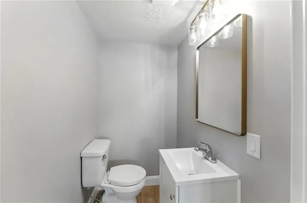 73 Ormsby Avenue Warwick RI 02886