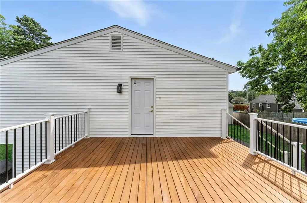 73 Ormsby Avenue Warwick RI 02886