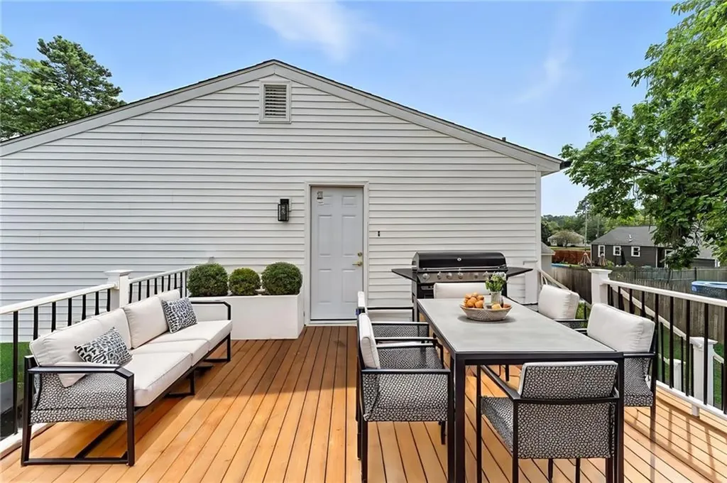 73 Ormsby Avenue Warwick RI 02886