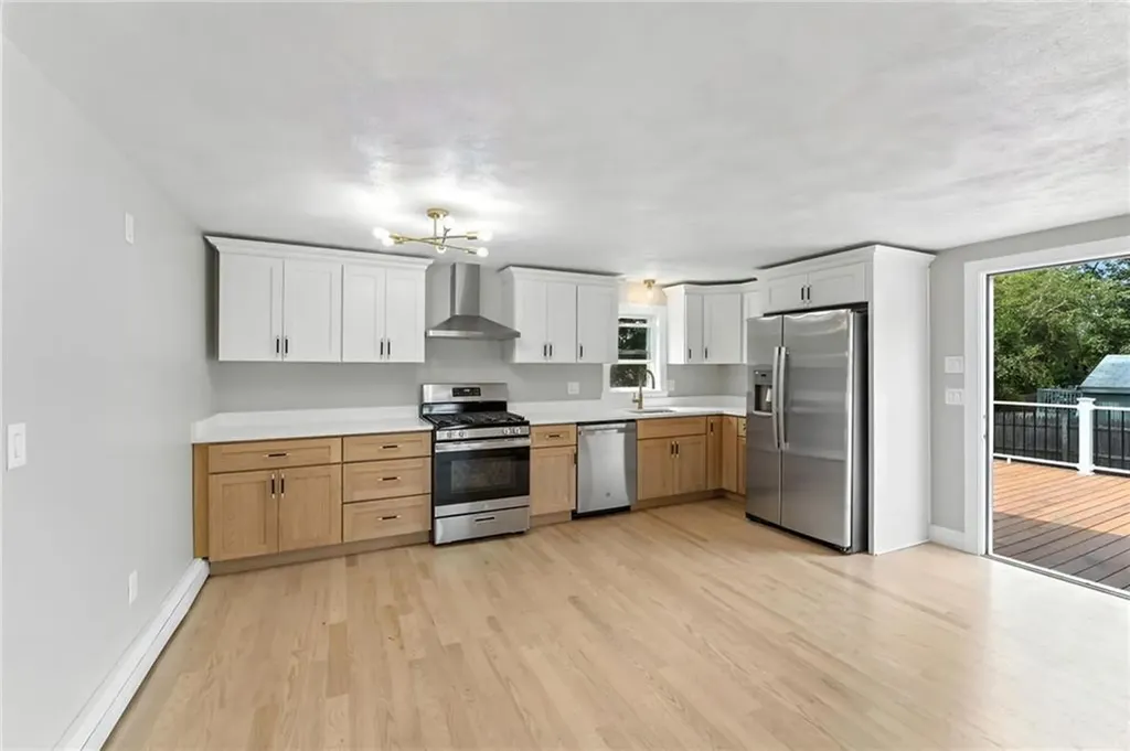 73 Ormsby Avenue Warwick RI 02886