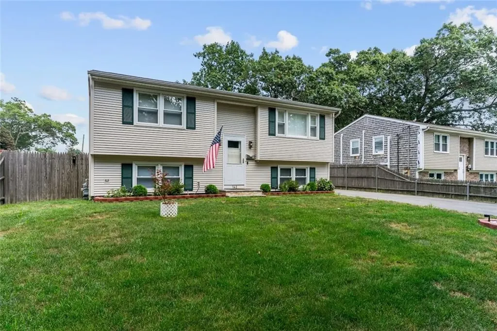 162 Pine Street Warwick RI 02888