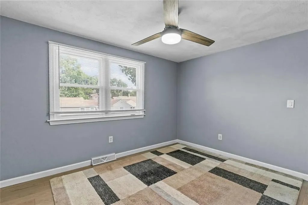 162 Pine Street Warwick RI 02888