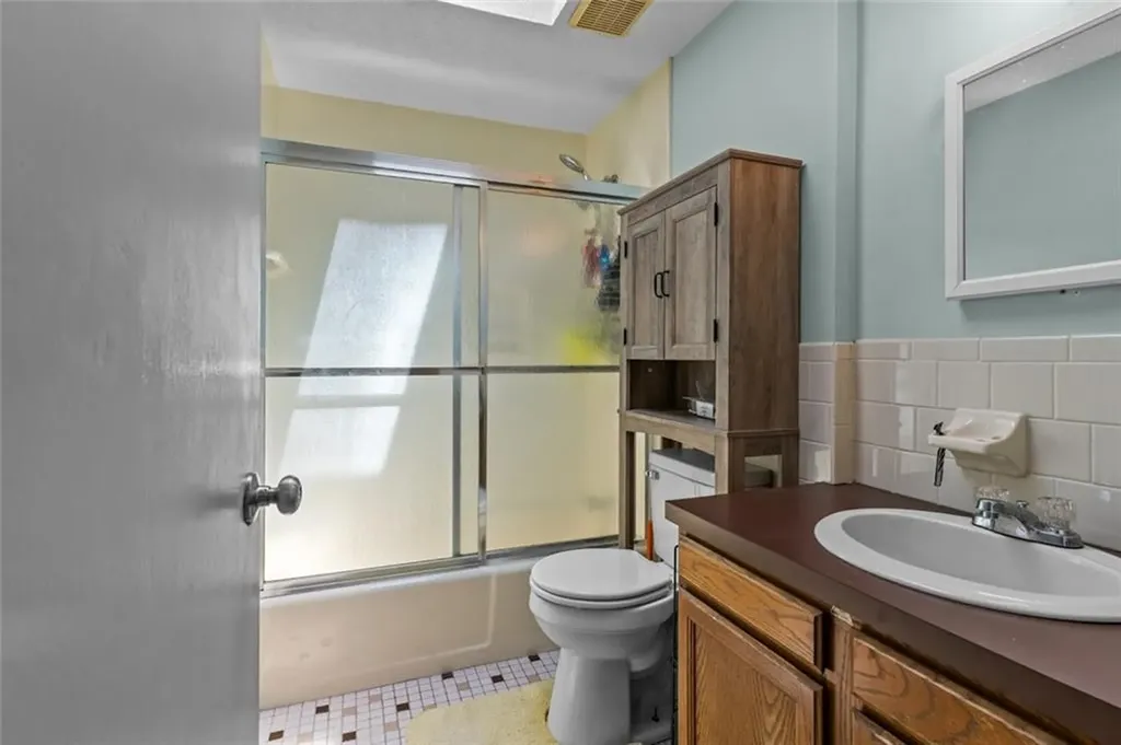 162 Pine Street Warwick RI 02888