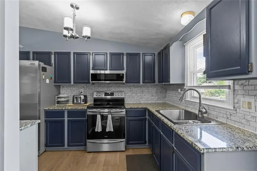 162 Pine Street Warwick RI 02888