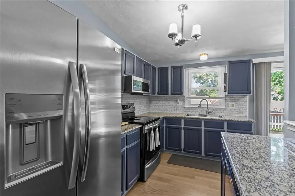 162 Pine Street Warwick RI 02888