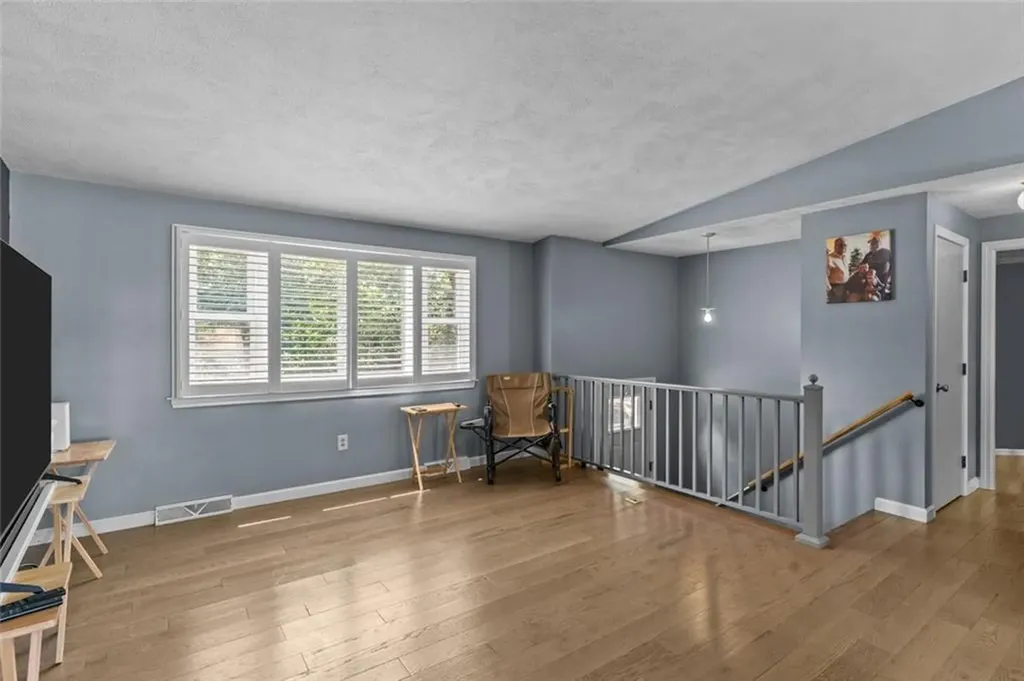 162 Pine Street Warwick RI 02888
