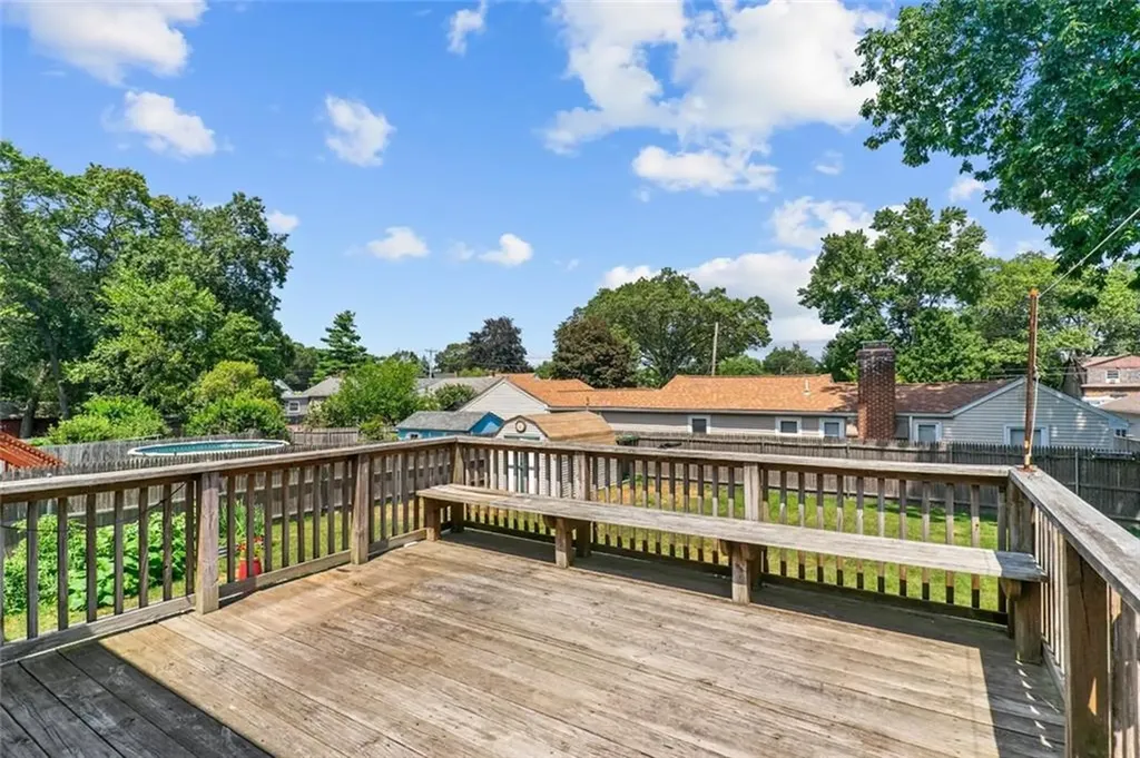 162 Pine Street Warwick RI 02888