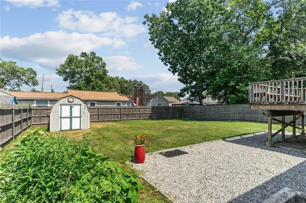 162 Pine Street Warwick RI 02888