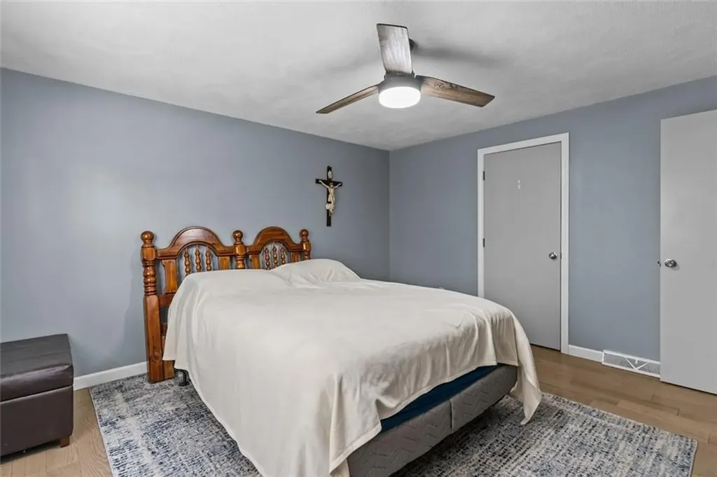 162 Pine Street Warwick RI 02888