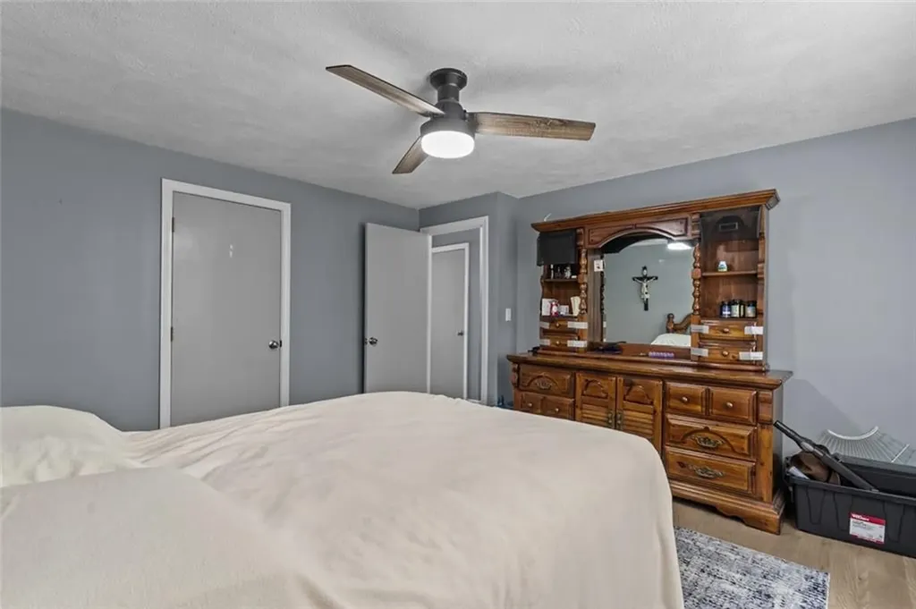 162 Pine Street Warwick RI 02888