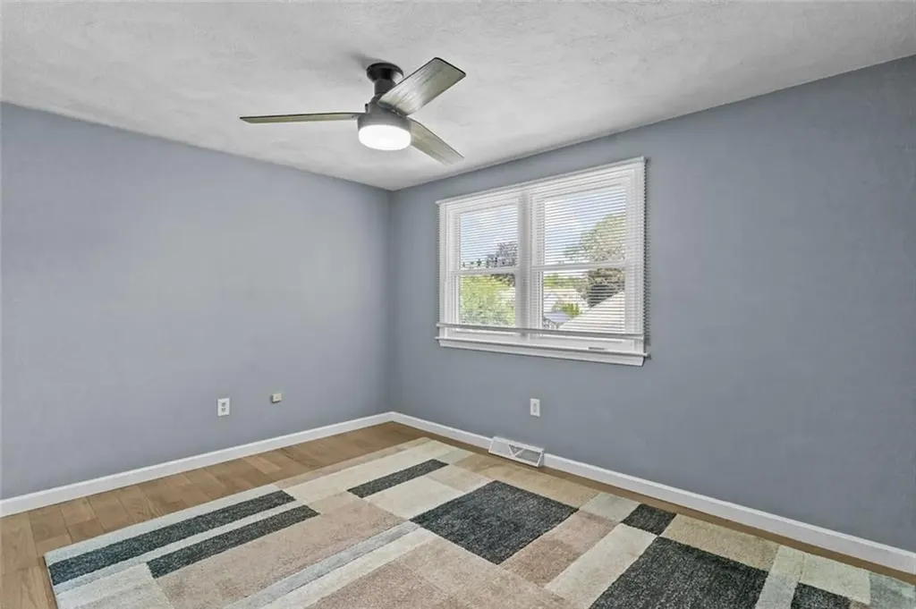 162 Pine Street Warwick RI 02888